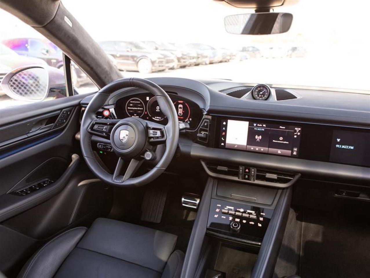 2024 Porsche Macan Electric Turbo AWD Photo