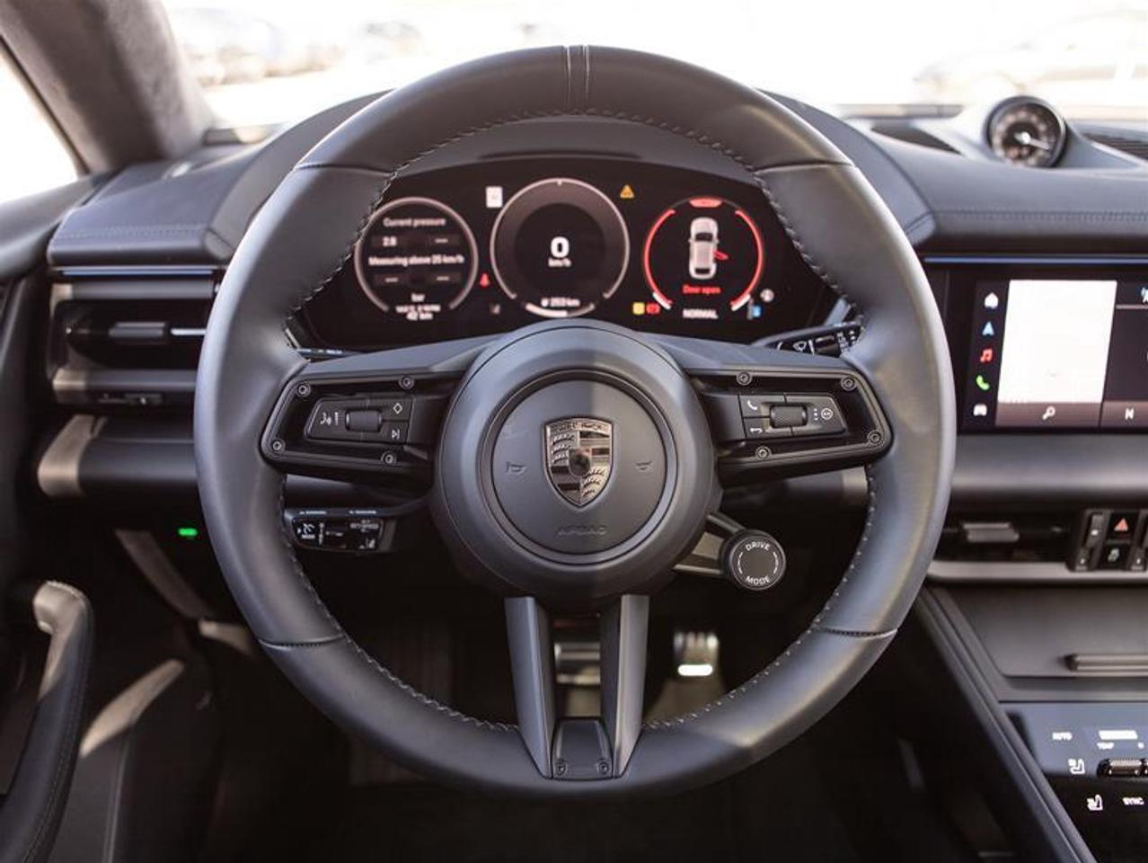 2024 Porsche Macan Electric Turbo AWD Photo