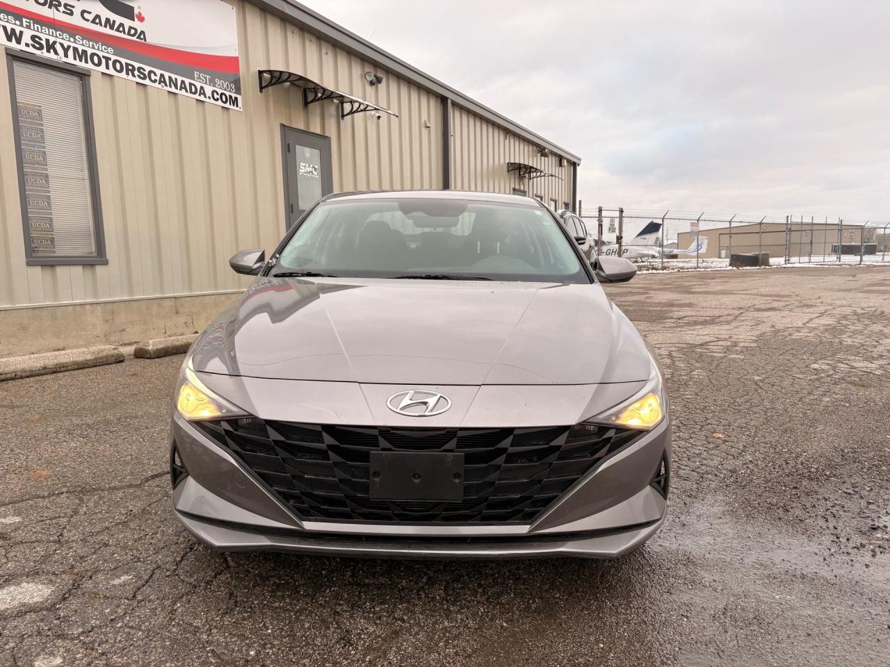 2023 Hyundai Elantra IVT, Apple Carplay, Valid Hyundai Warranty! Photo