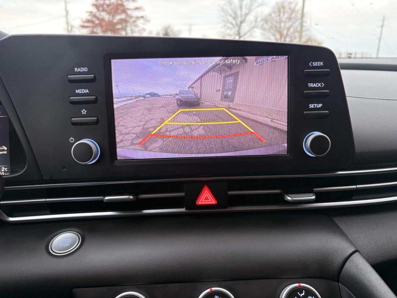 2023 Hyundai Elantra IVT, Apple Carplay, Valid Hyundai Warranty! Photo
