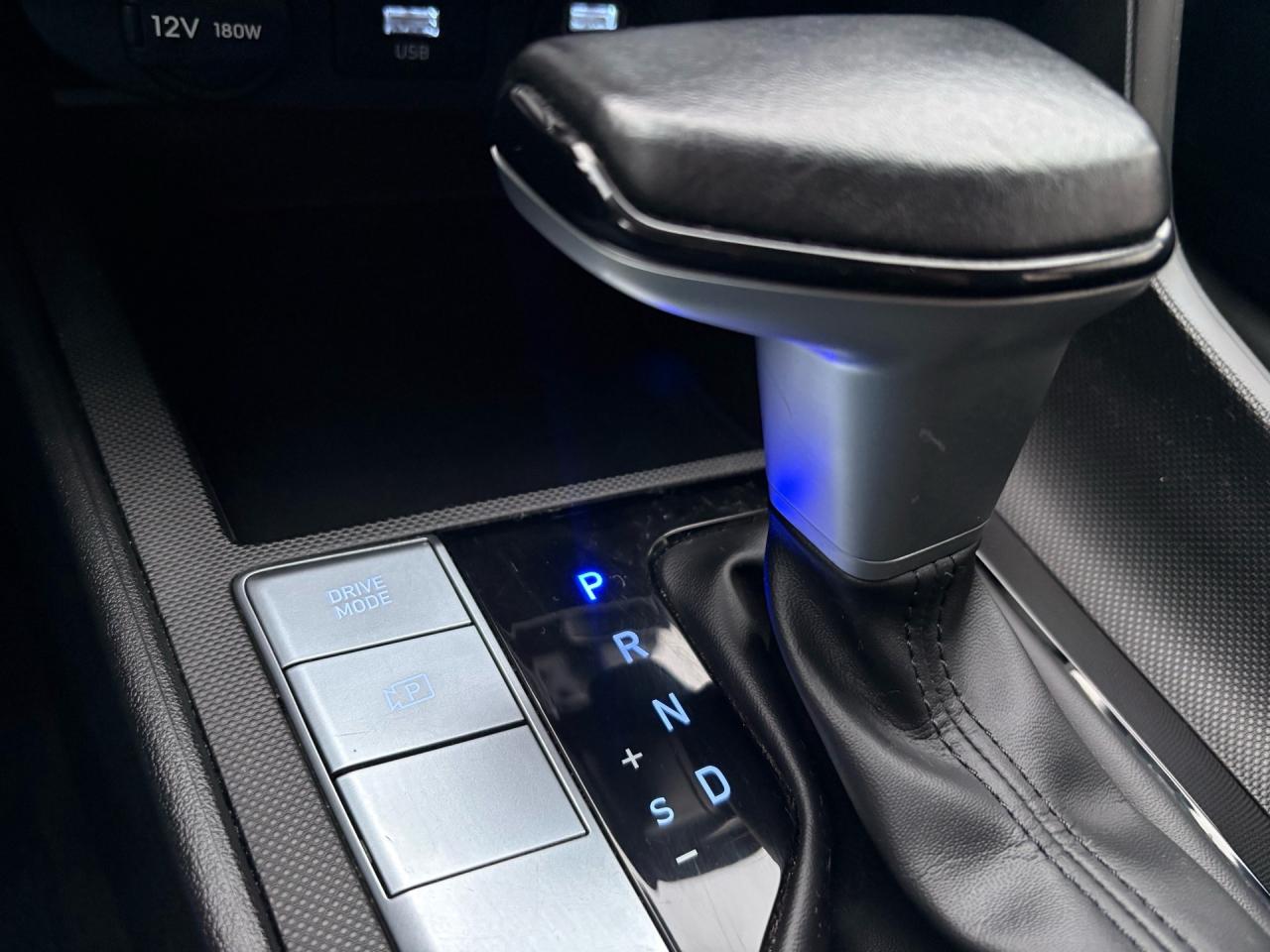 2023 Hyundai Elantra IVT, Apple Carplay, Valid Hyundai Warranty! Photo