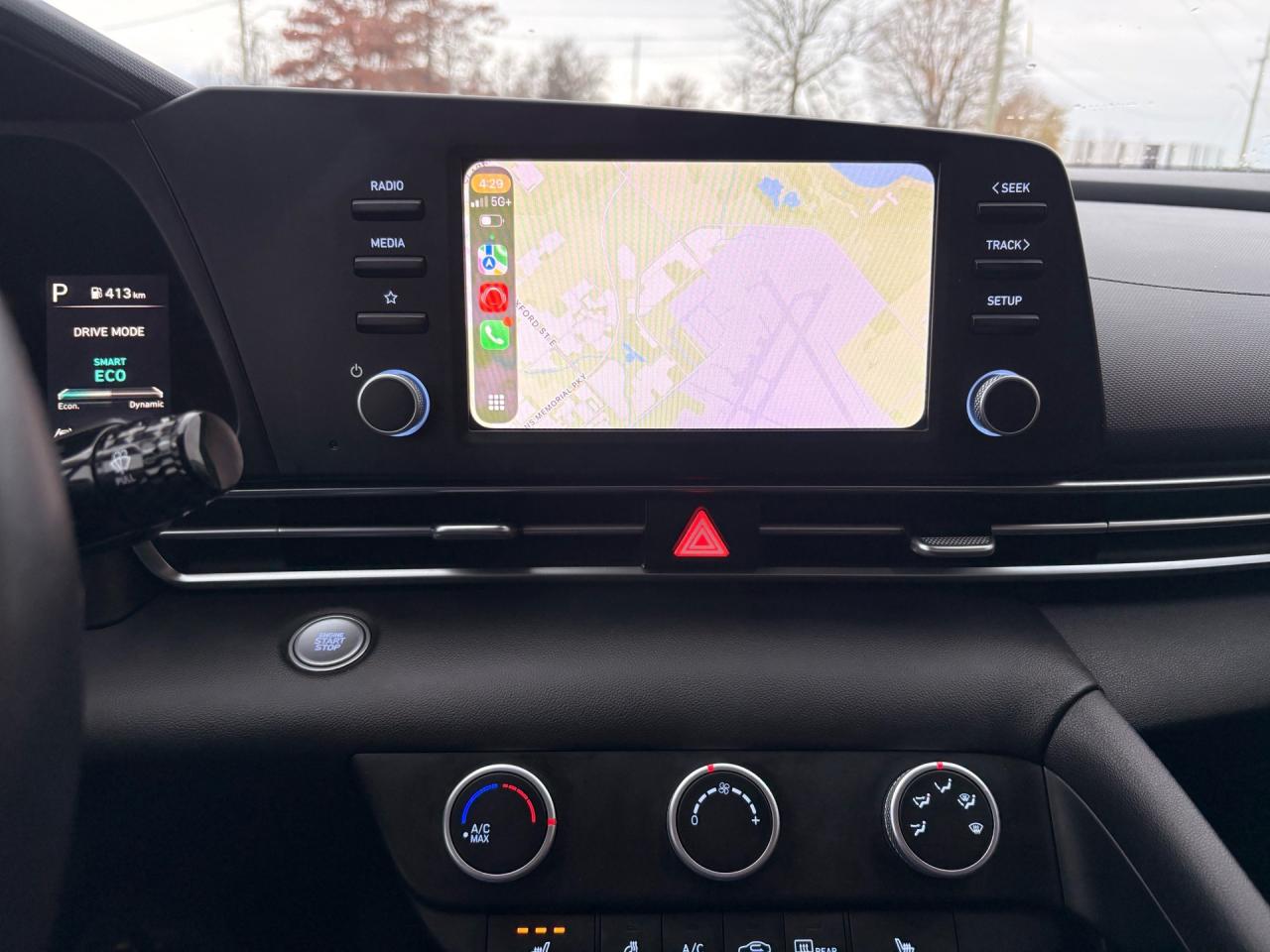 2023 Hyundai Elantra IVT, Apple Carplay, Valid Hyundai Warranty! Photo