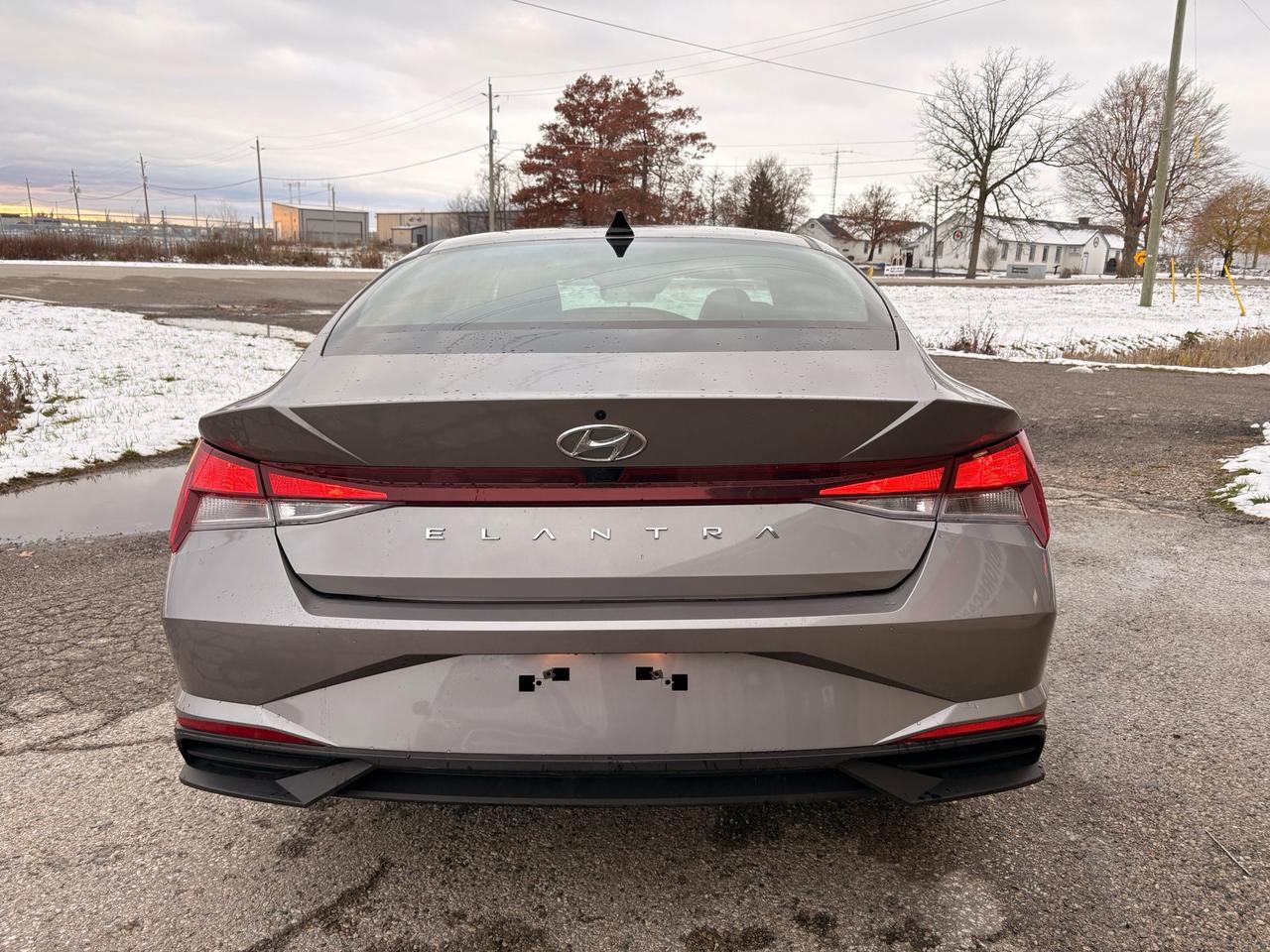 2023 Hyundai Elantra IVT, Apple Carplay, Valid Hyundai Warranty! Photo4