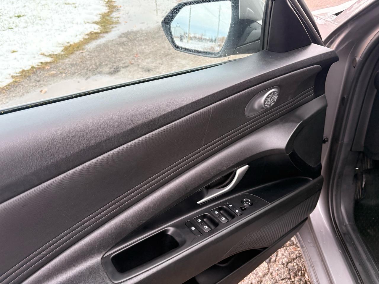 2023 Hyundai Elantra IVT, Apple Carplay, Valid Hyundai Warranty! Photo