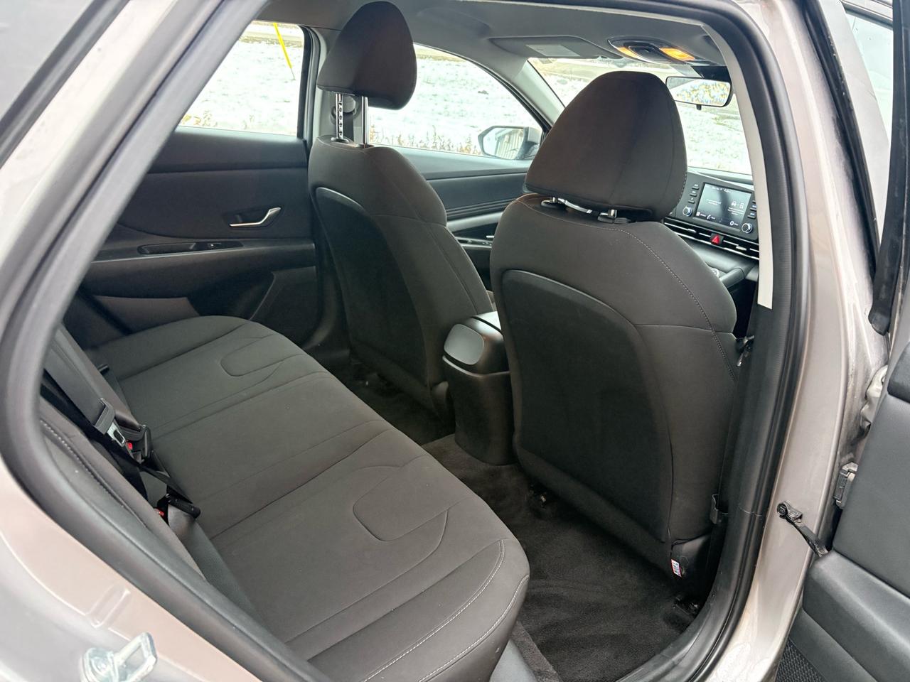 2023 Hyundai Elantra IVT, Apple Carplay, Valid Hyundai Warranty! Photo