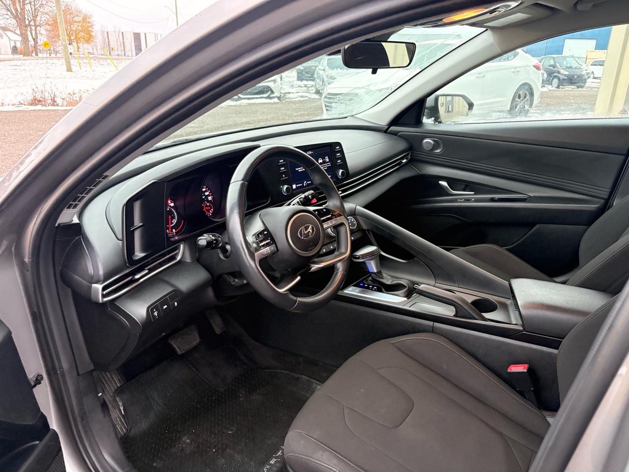 2023 Hyundai Elantra IVT, Apple Carplay, Valid Hyundai Warranty! Photo