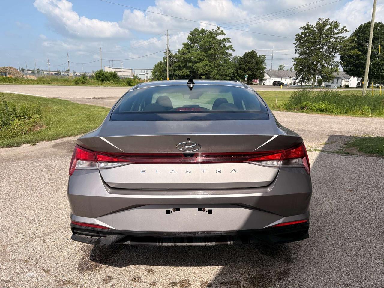 2023 Hyundai Elantra IVT, Apple Carplay, Valid Hyundai Warranty! Photo
