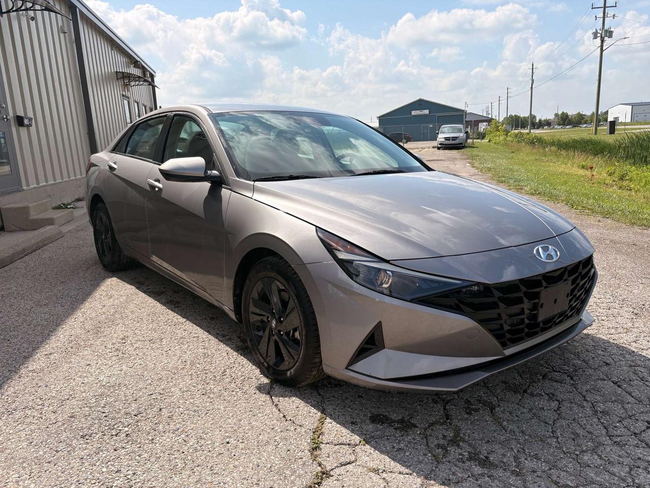 2023 Hyundai Elantra IVT, Apple Carplay, Valid Hyundai Warranty! Photo2