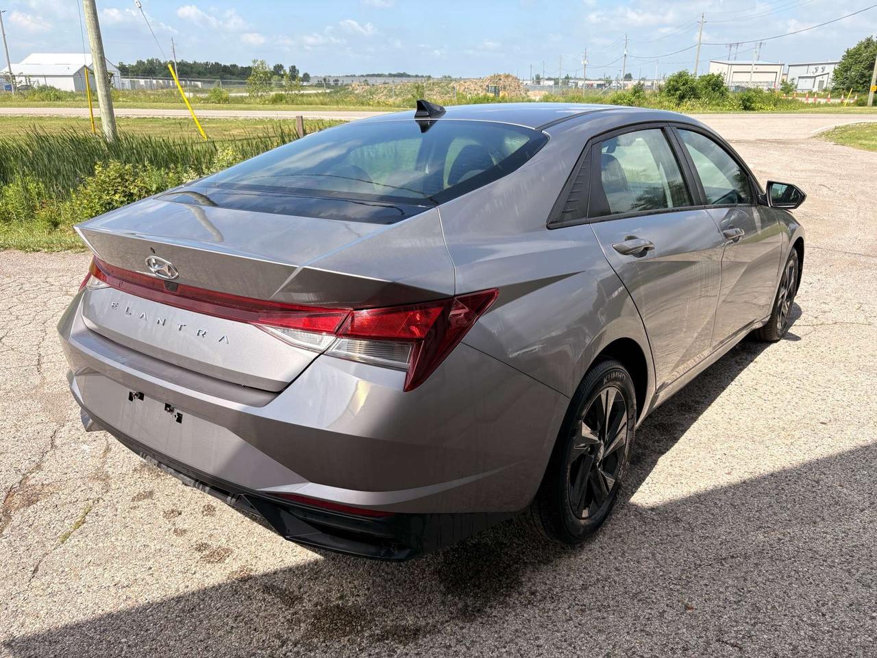 2023 Hyundai Elantra IVT, Apple Carplay, Valid Hyundai Warranty! Photo