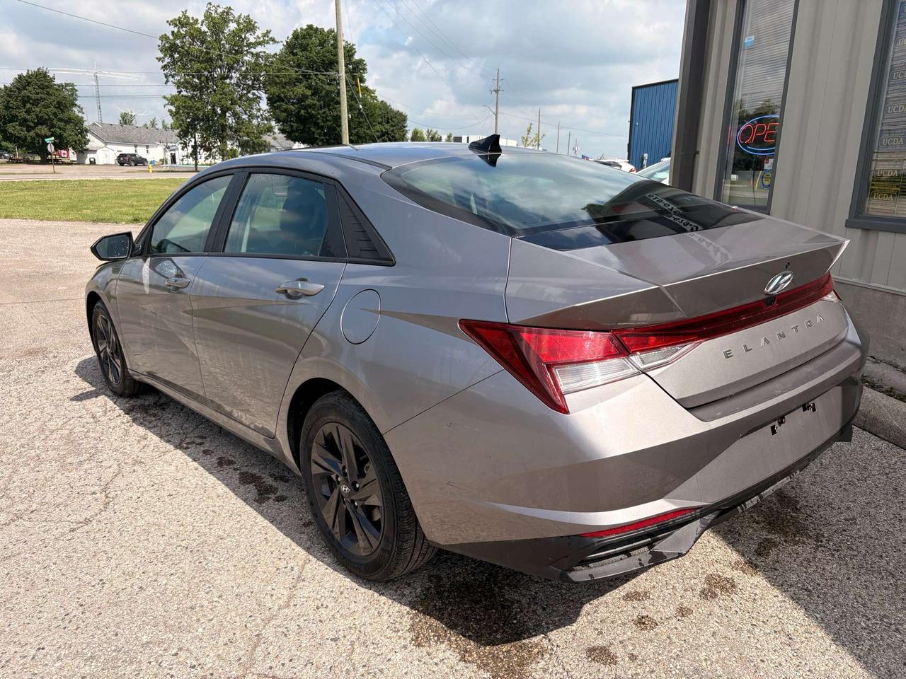 2023 Hyundai Elantra IVT, Apple Carplay, Valid Hyundai Warranty! Photo