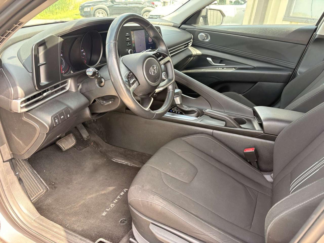 2023 Hyundai Elantra IVT, Apple Carplay, Valid Hyundai Warranty! Photo