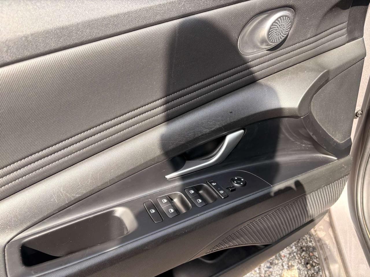 2023 Hyundai Elantra IVT, Apple Carplay, Valid Hyundai Warranty! Photo