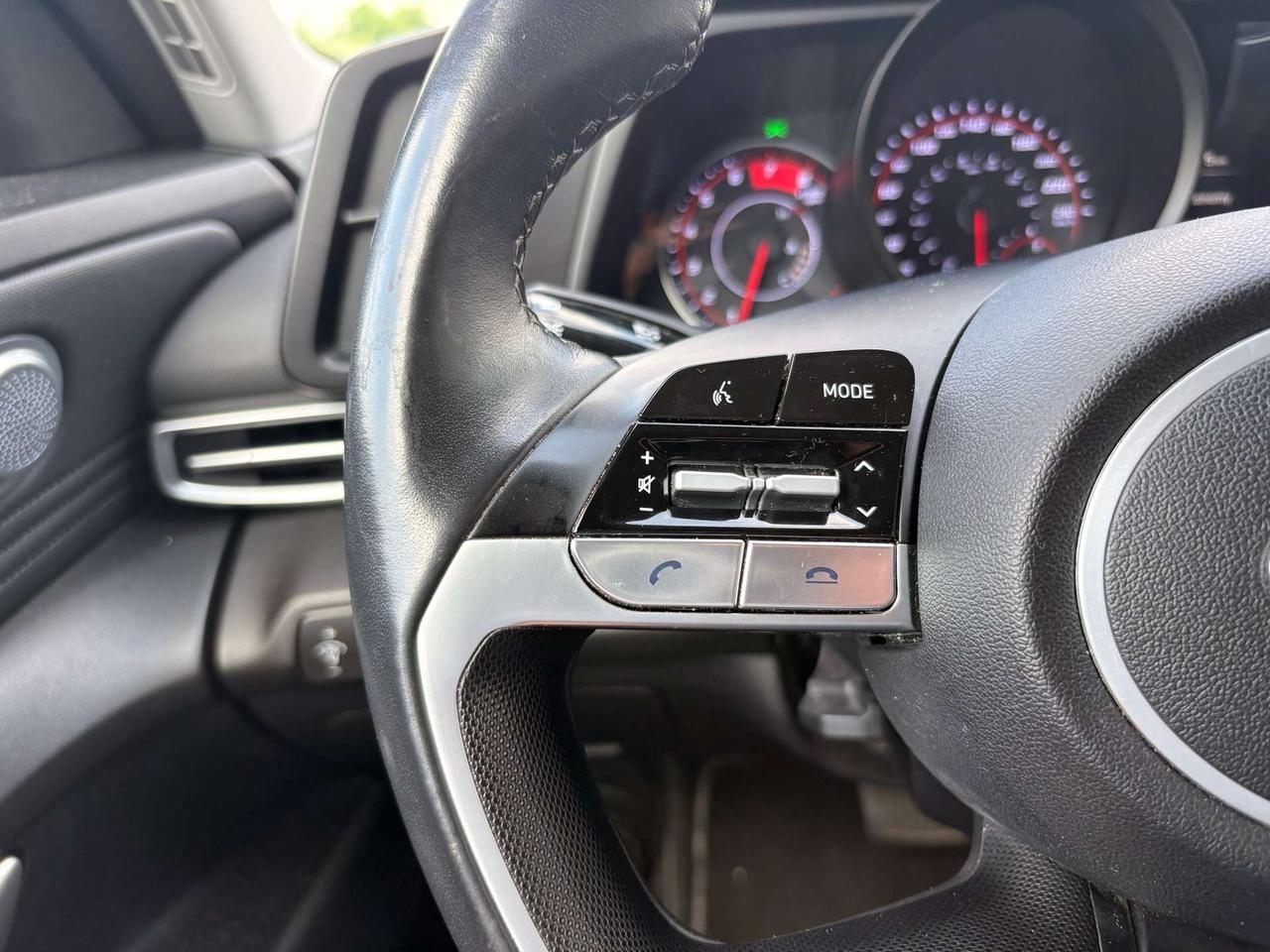 2023 Hyundai Elantra IVT, Apple Carplay, Valid Hyundai Warranty! Photo