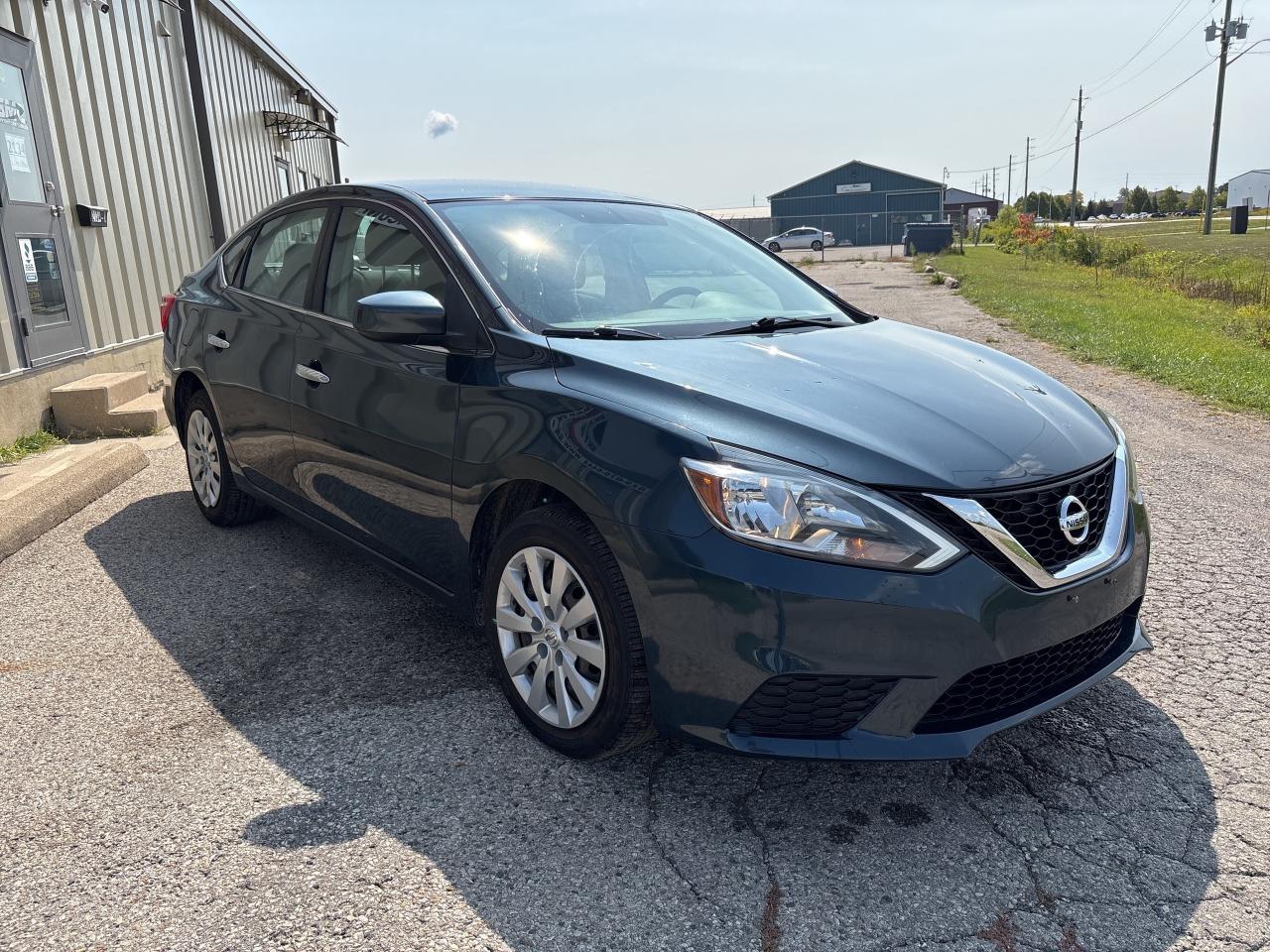 2017 Nissan Sentra 4dr Sdn Man S Photo2
