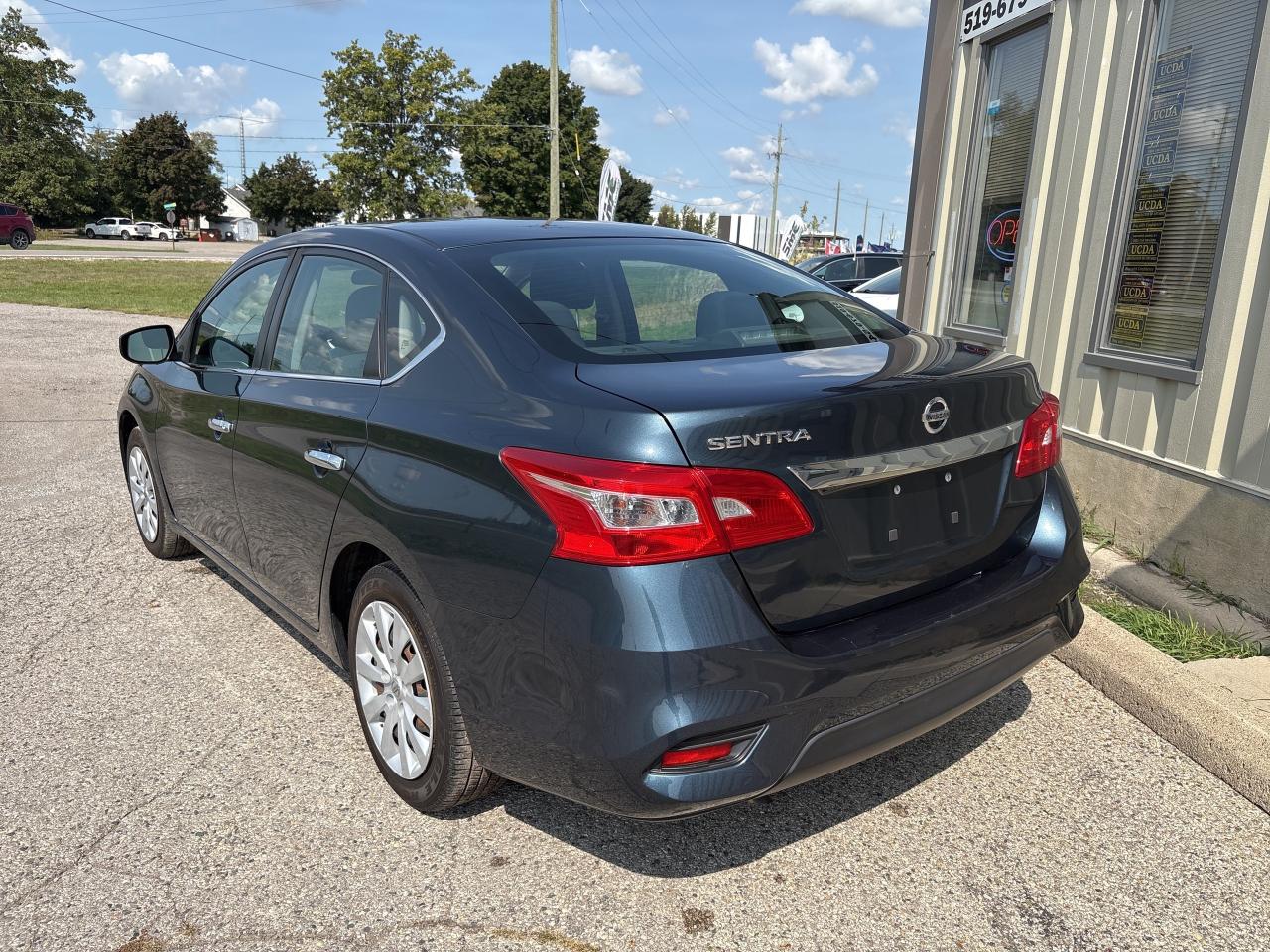 2017 Nissan Sentra 4dr Sdn Man S Photo
