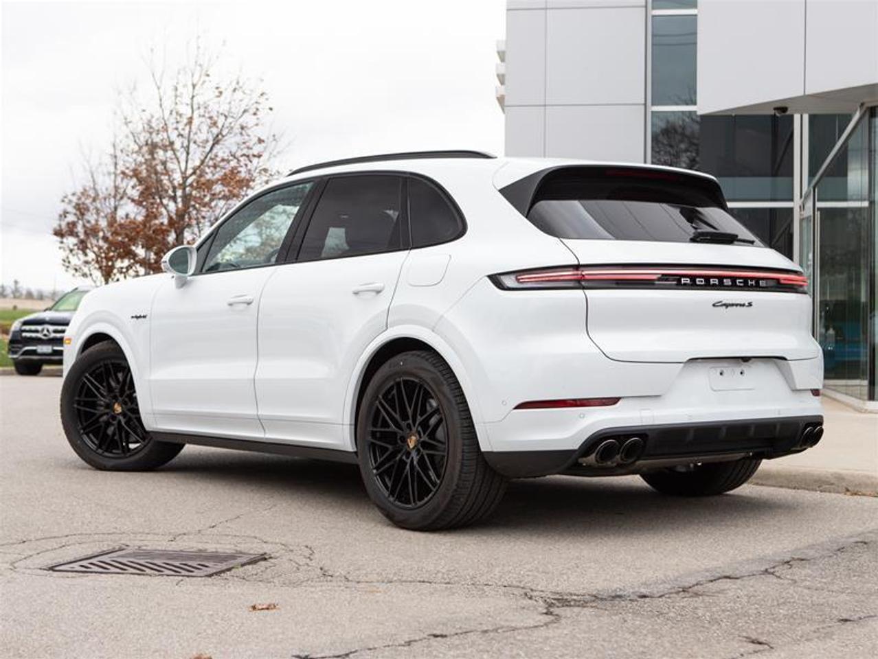 2024 Porsche Cayenne S e-Hybrid AWD Photo