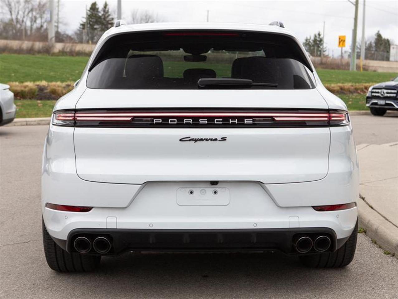 2024 Porsche Cayenne S e-Hybrid AWD Photo