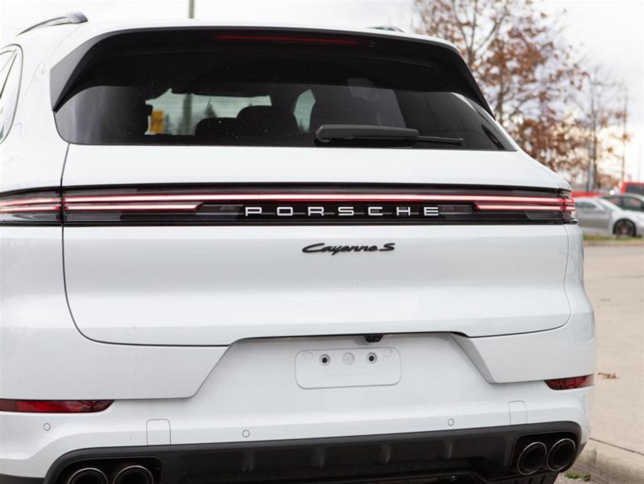 2024 Porsche Cayenne S e-Hybrid AWD Photo