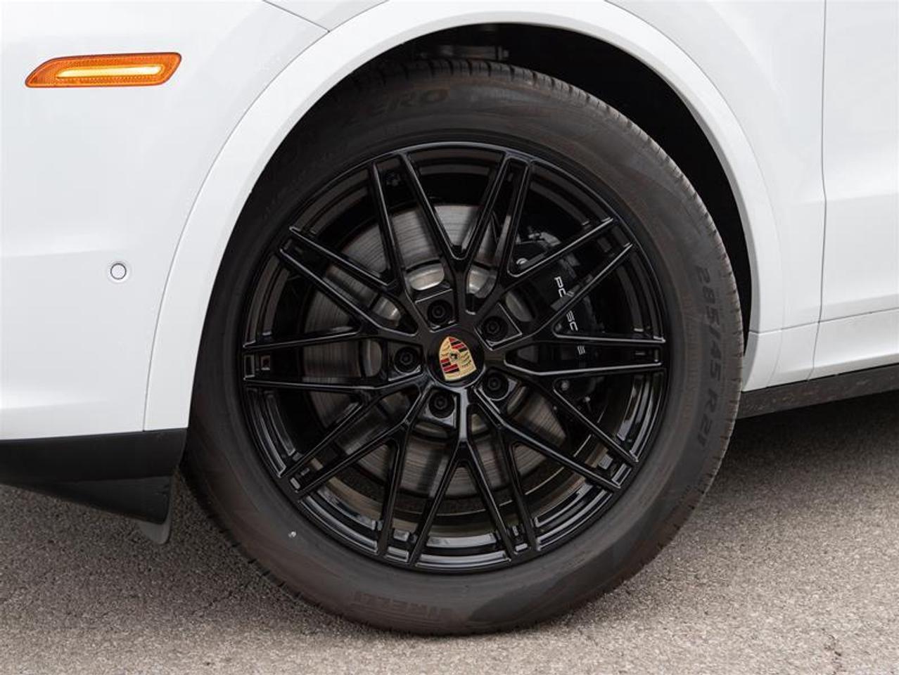 2024 Porsche Cayenne S e-Hybrid AWD Photo