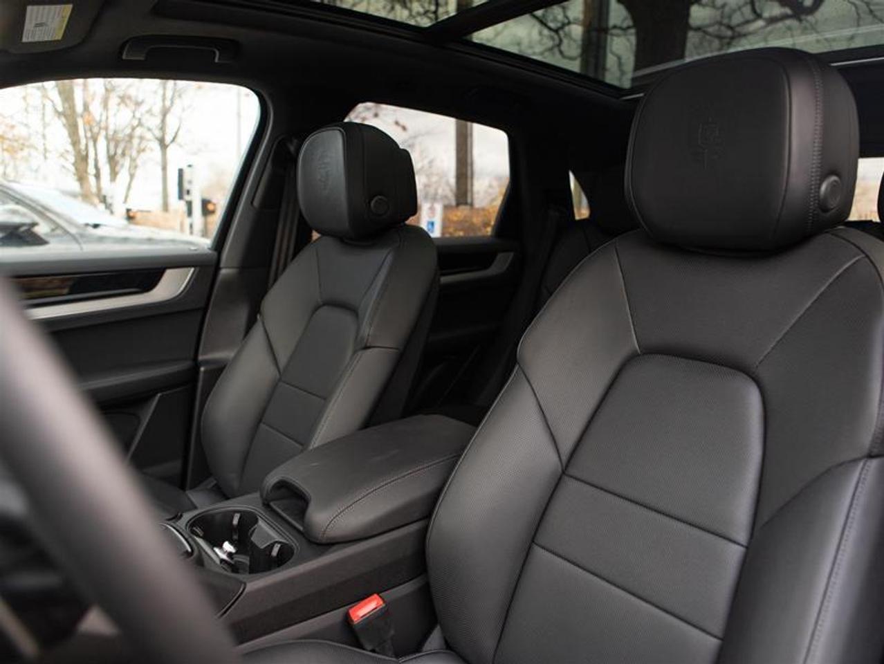 2024 Porsche Cayenne S e-Hybrid AWD Photo