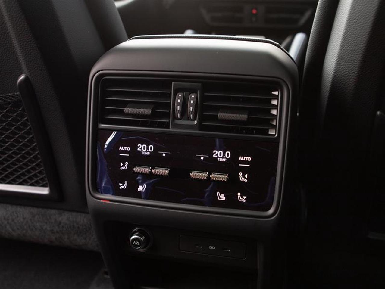 2024 Porsche Cayenne S e-Hybrid AWD Photo