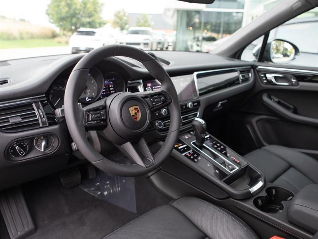 2025 Porsche Macan S AWD Photo