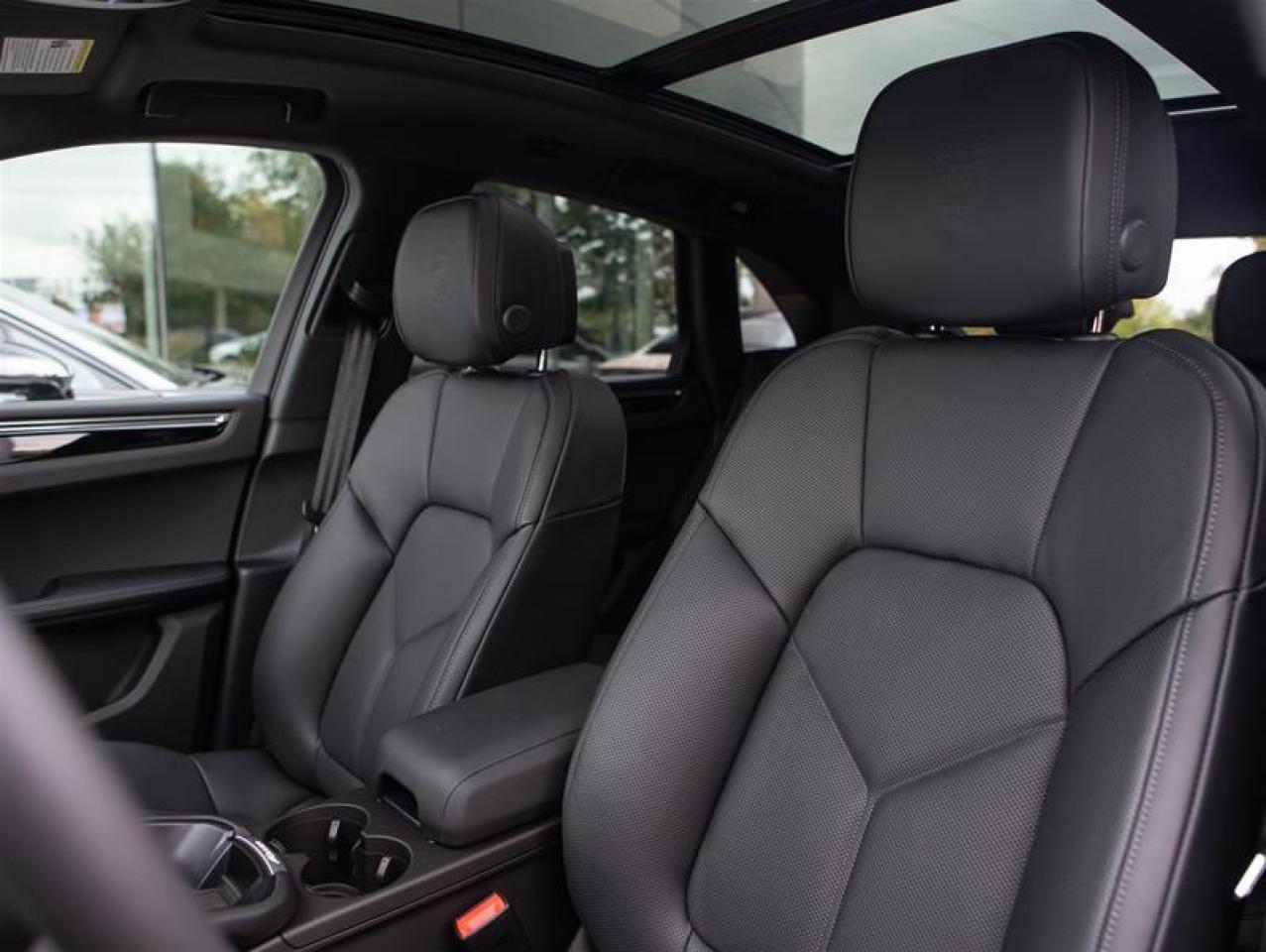 2025 Porsche Macan S AWD Photo