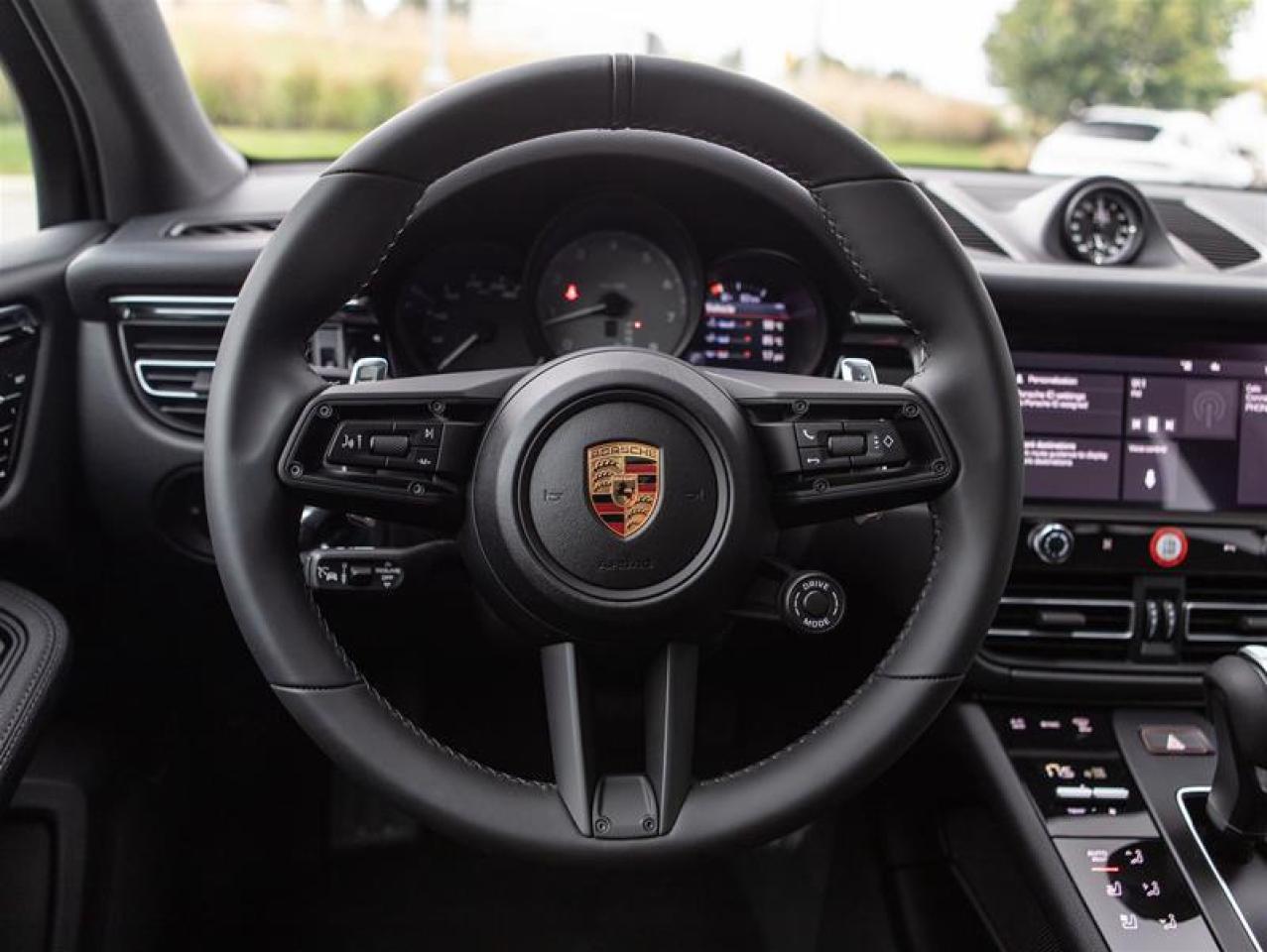 2025 Porsche Macan S AWD Photo