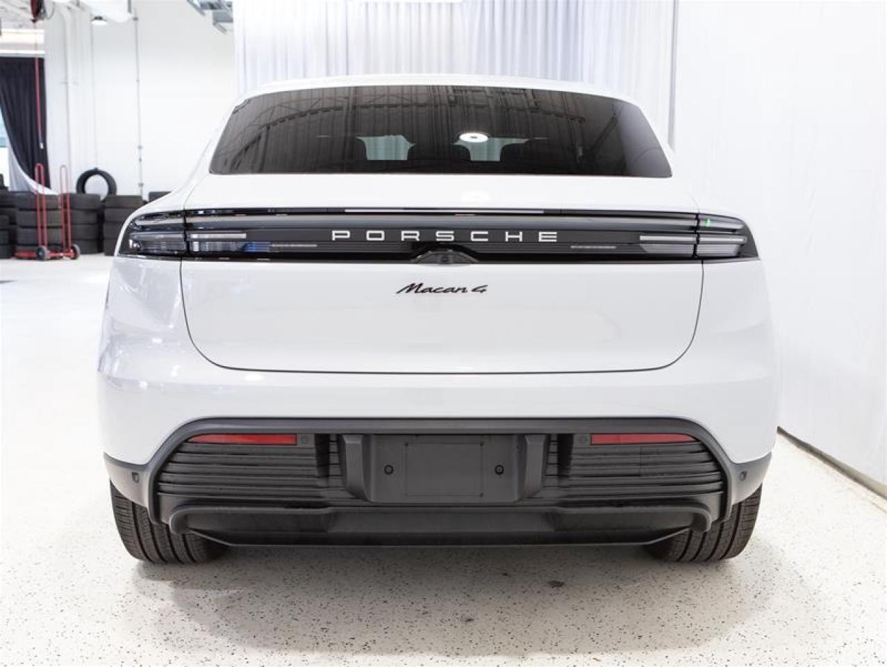 2025 Porsche Macan Electric 4 AWD Photo