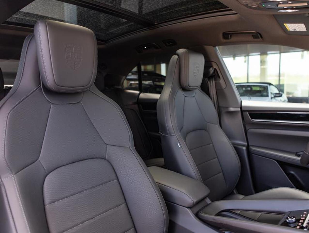 2025 Porsche Macan Electric 4 AWD Photo