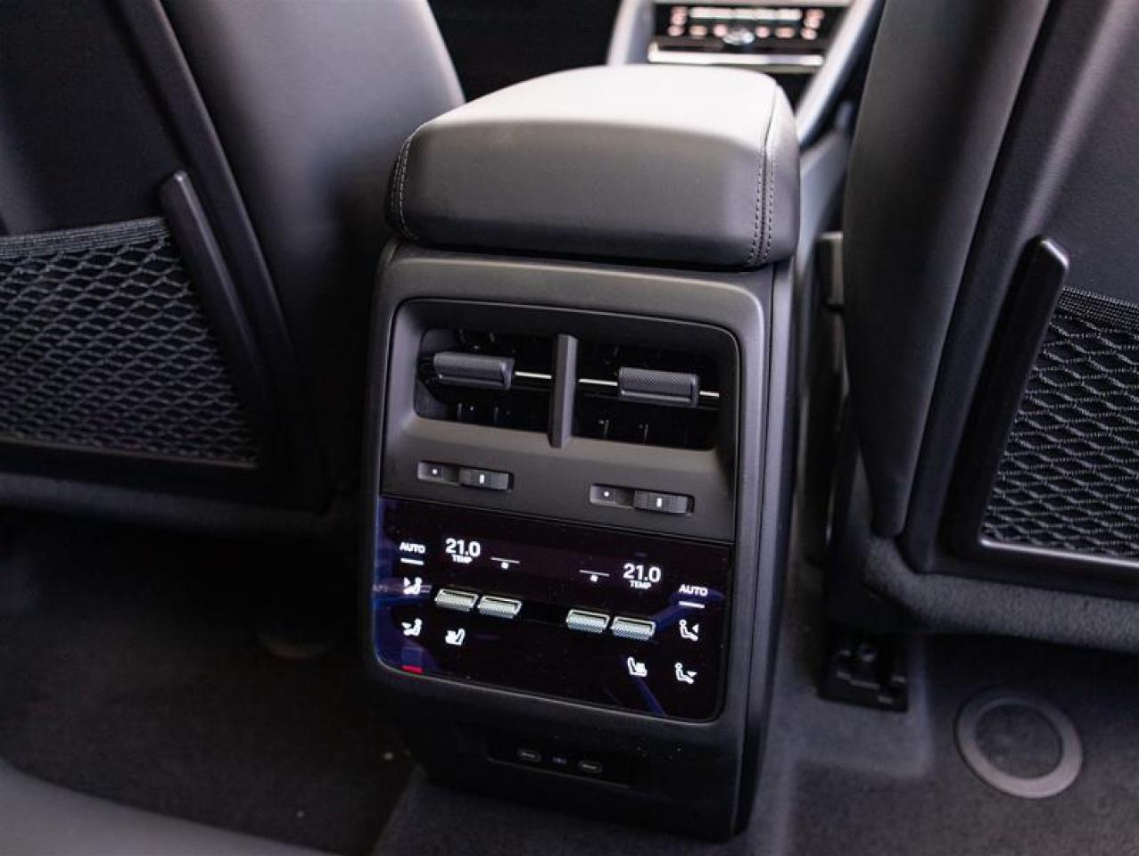 2025 Porsche Macan Electric 4 AWD Photo