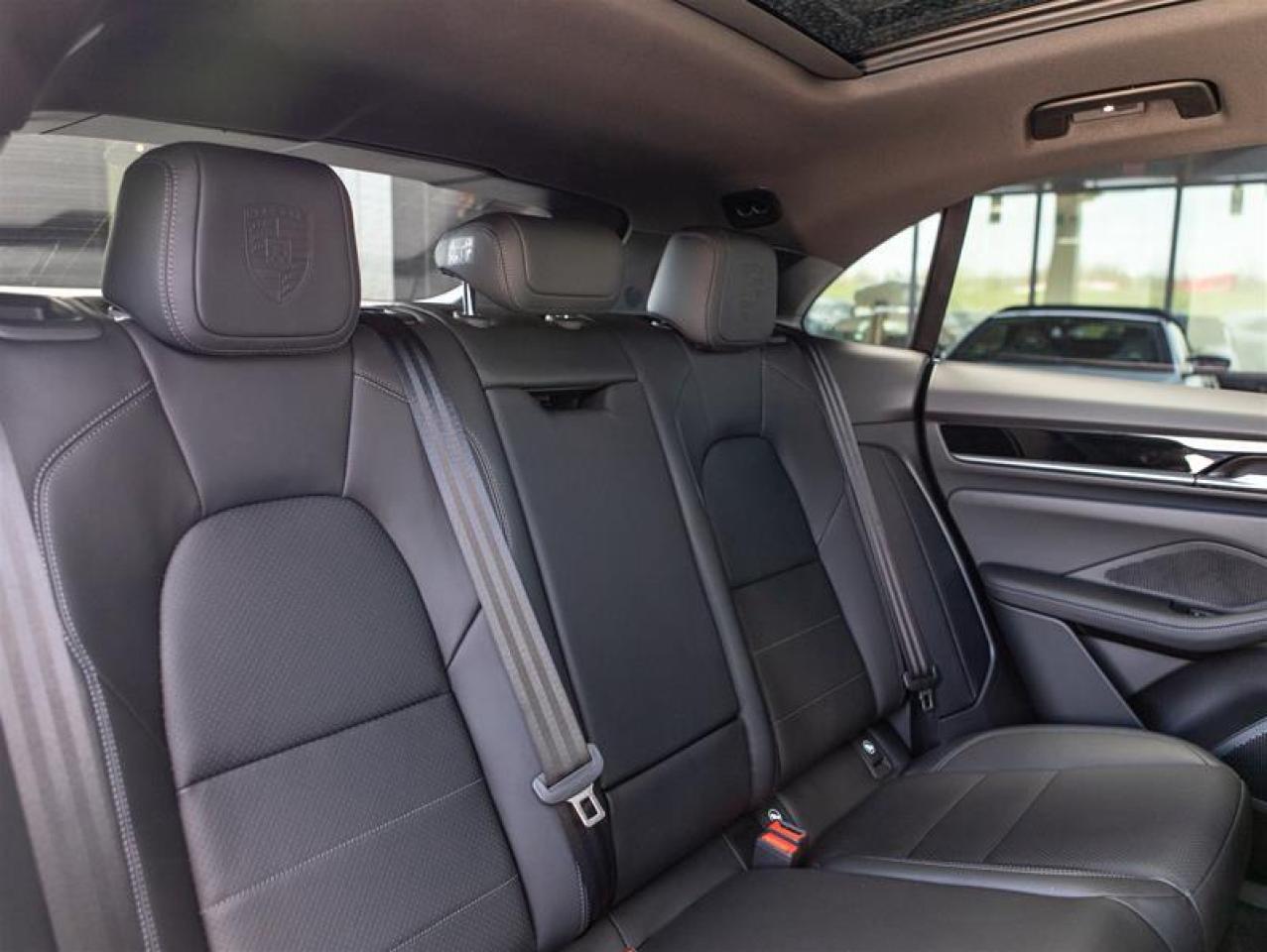 2025 Porsche Macan Electric 4 AWD Photo