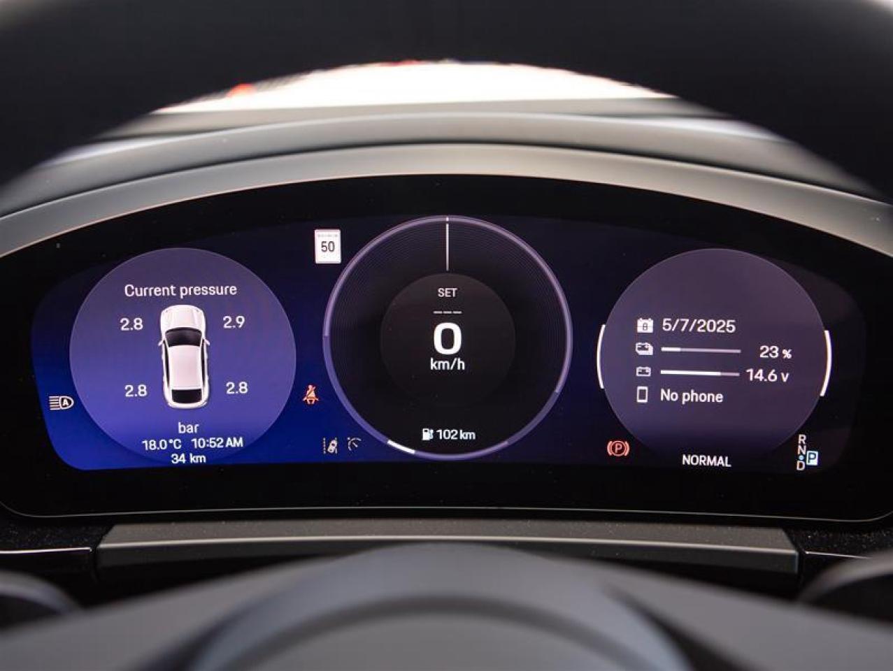 2025 Porsche Macan Electric 4 AWD Photo