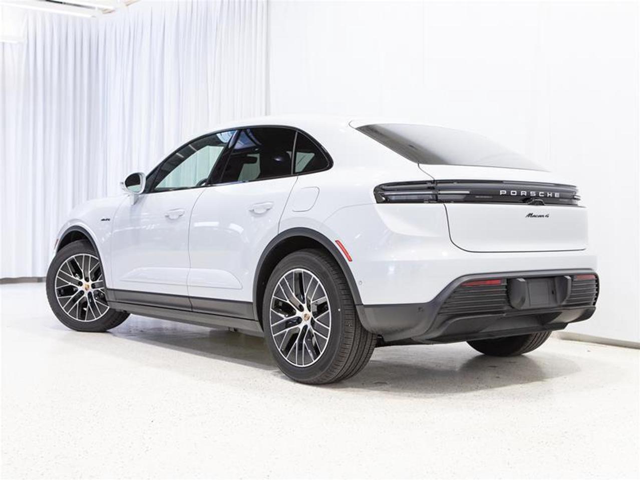 2025 Porsche Macan Electric 4 AWD Photo2