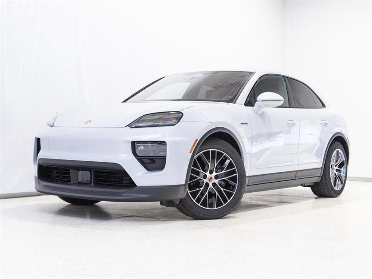 2025 Porsche Macan Electric 4 AWD Photo