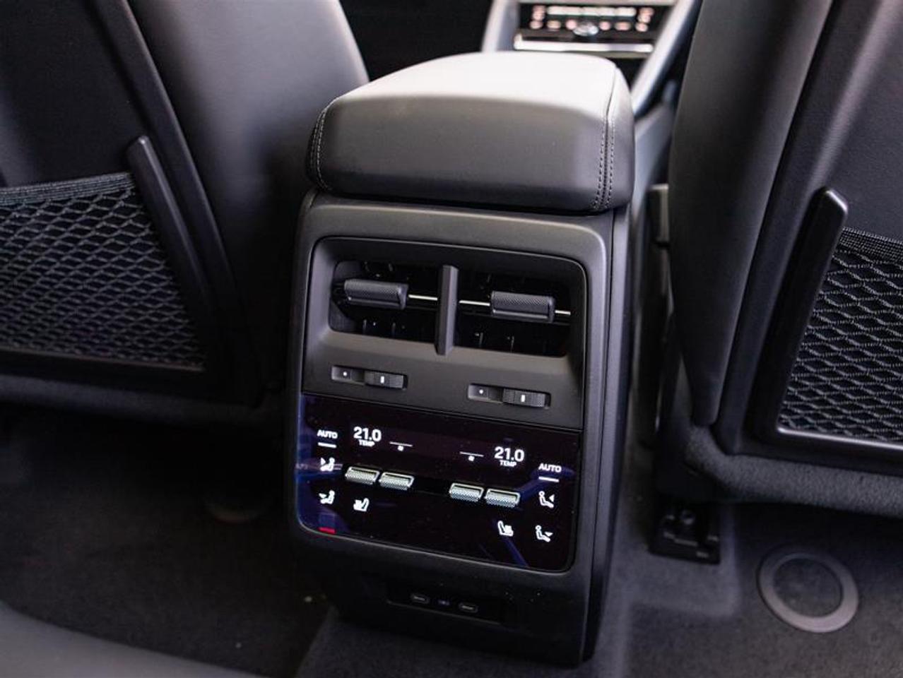 2025 Porsche Macan Electric 4 AWD Photo