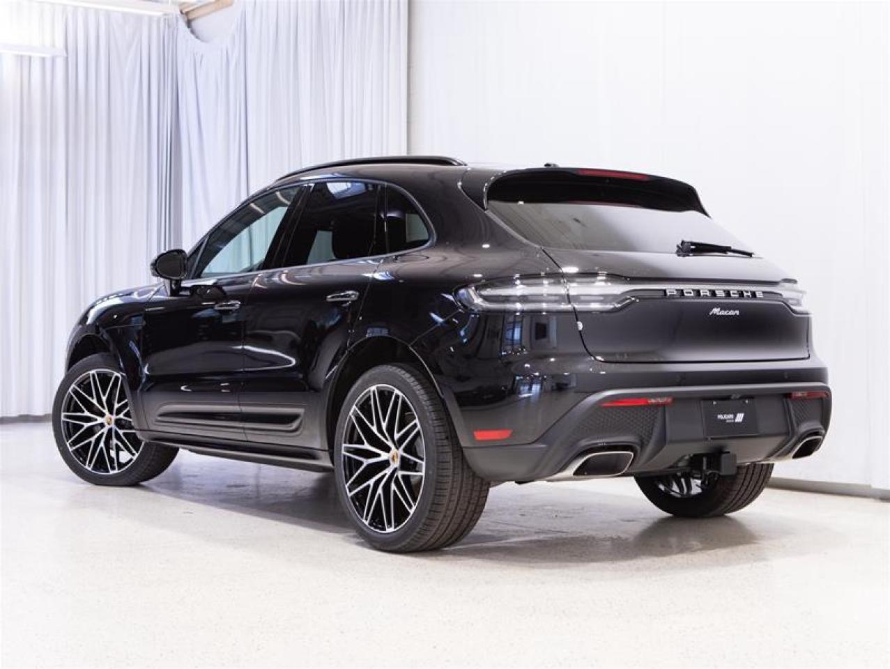 2026 Porsche Macan AWD Photo2