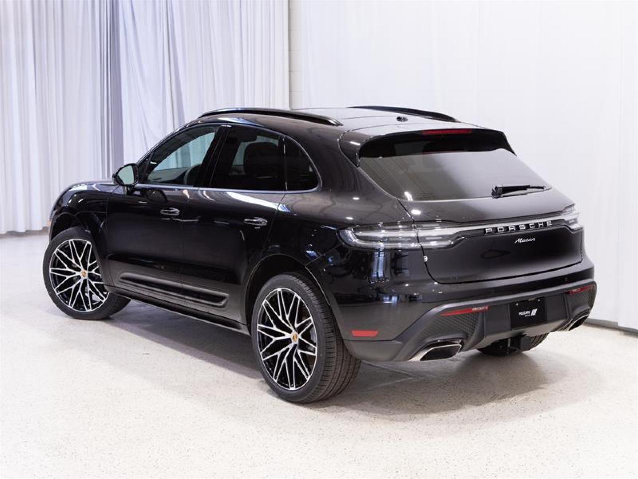 2026 Porsche Macan AWD Photo3