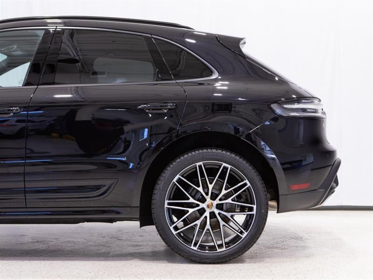 2026 Porsche Macan AWD Photo