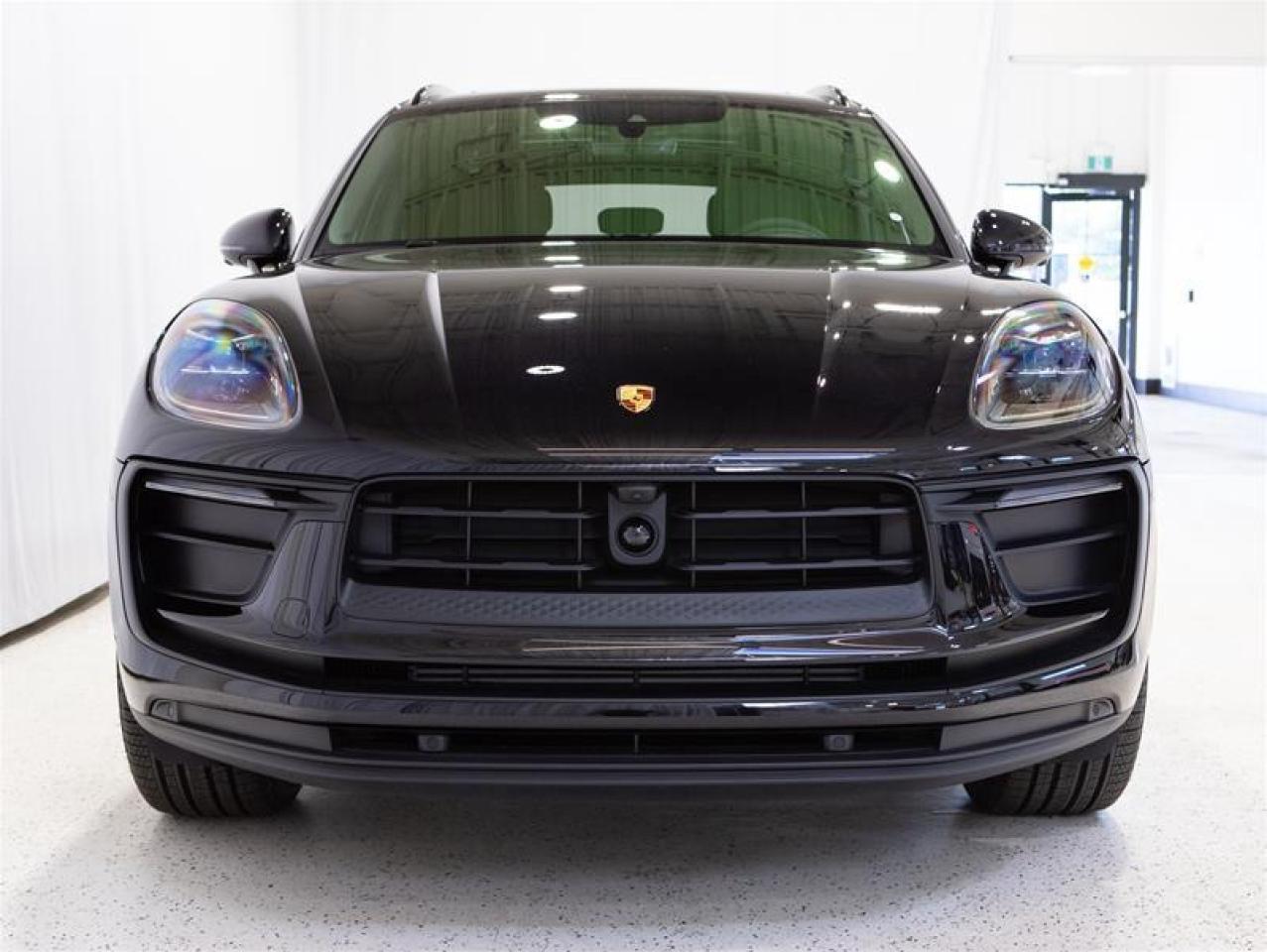 2026 Porsche Macan AWD Photo
