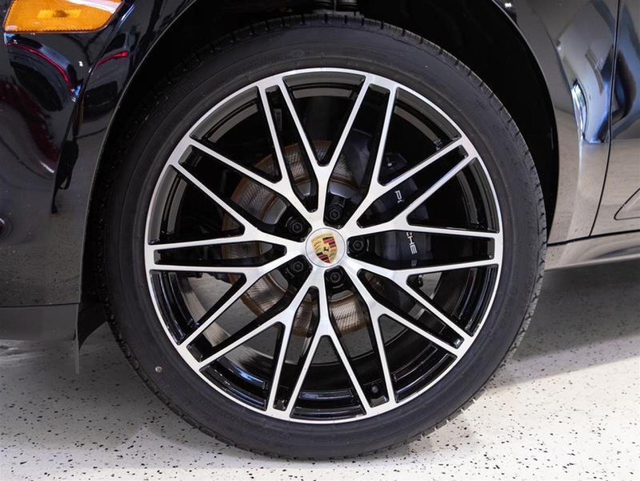 2026 Porsche Macan AWD Photo