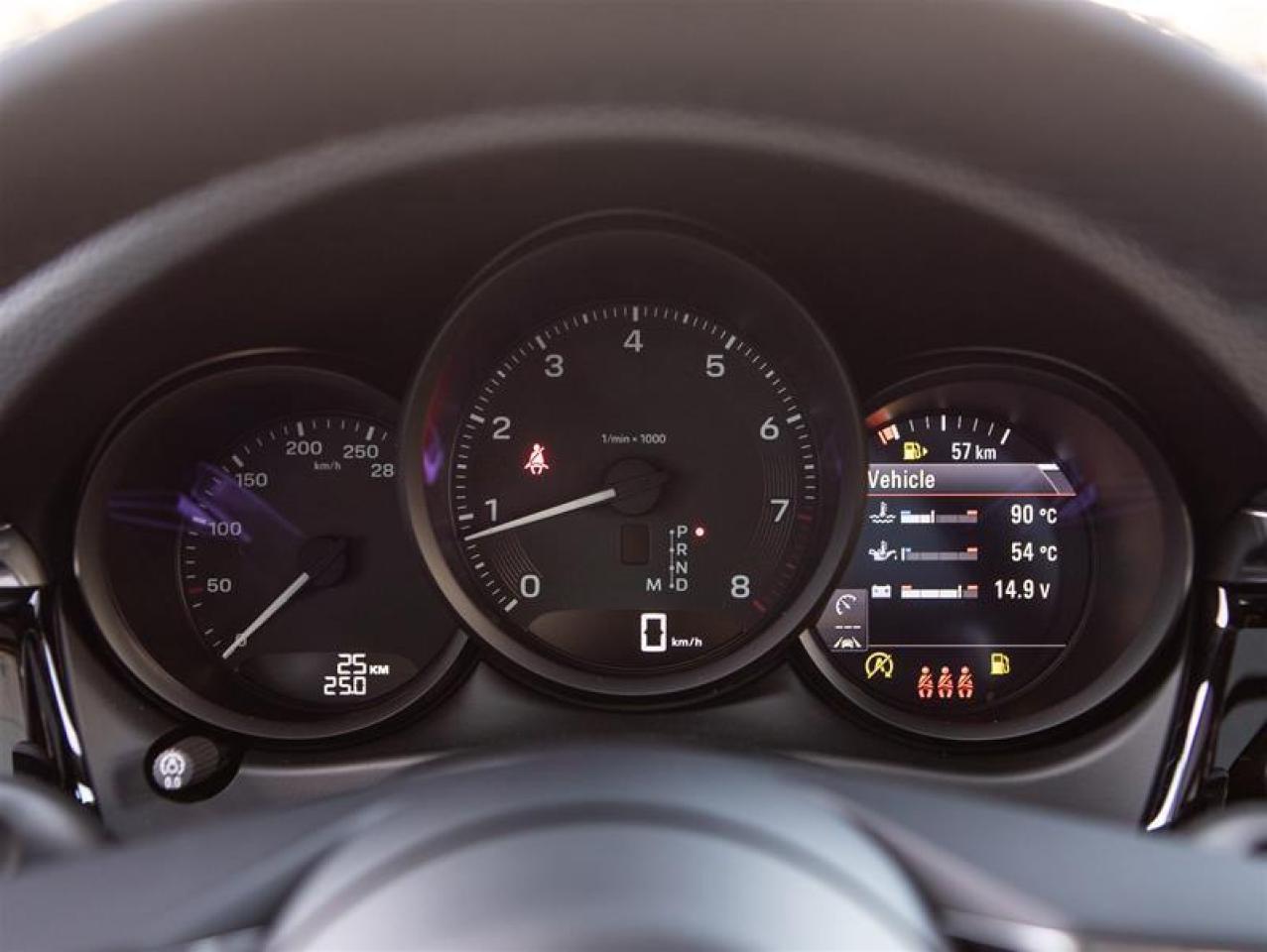 2026 Porsche Macan AWD Photo