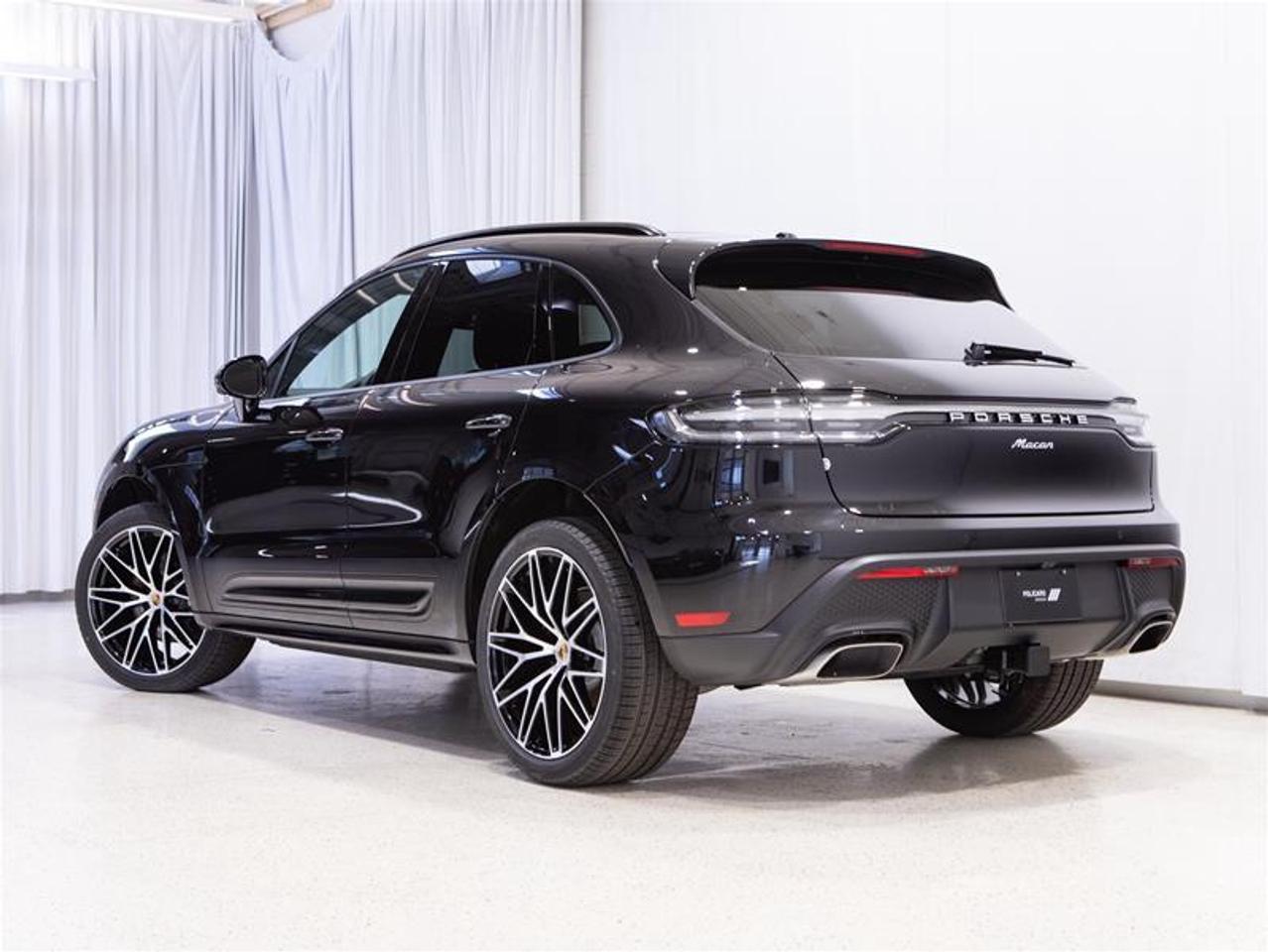 2026 Porsche Macan AWD Photo