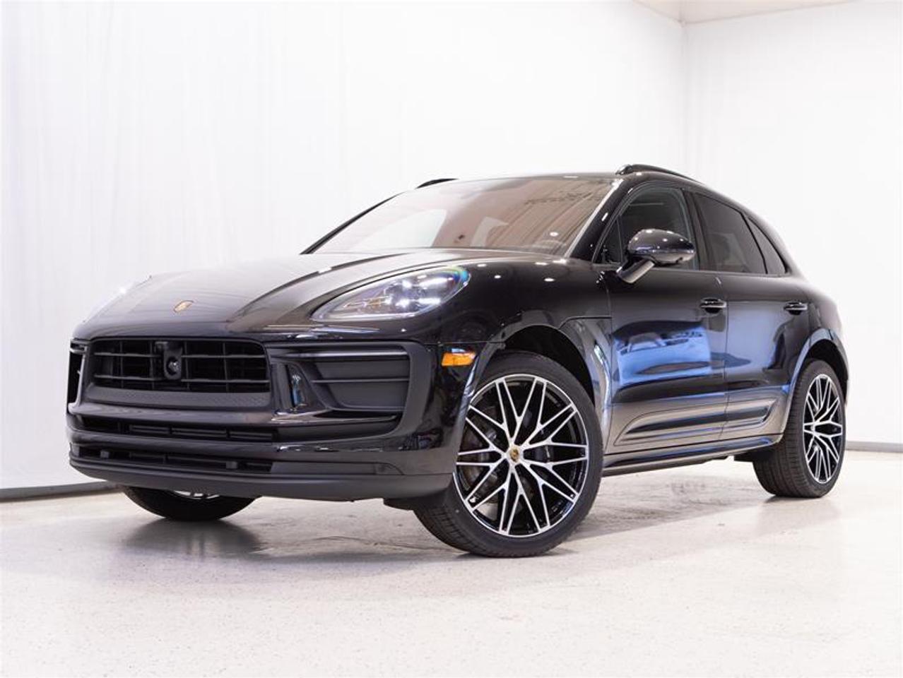 2026 Porsche Macan AWD Photo0