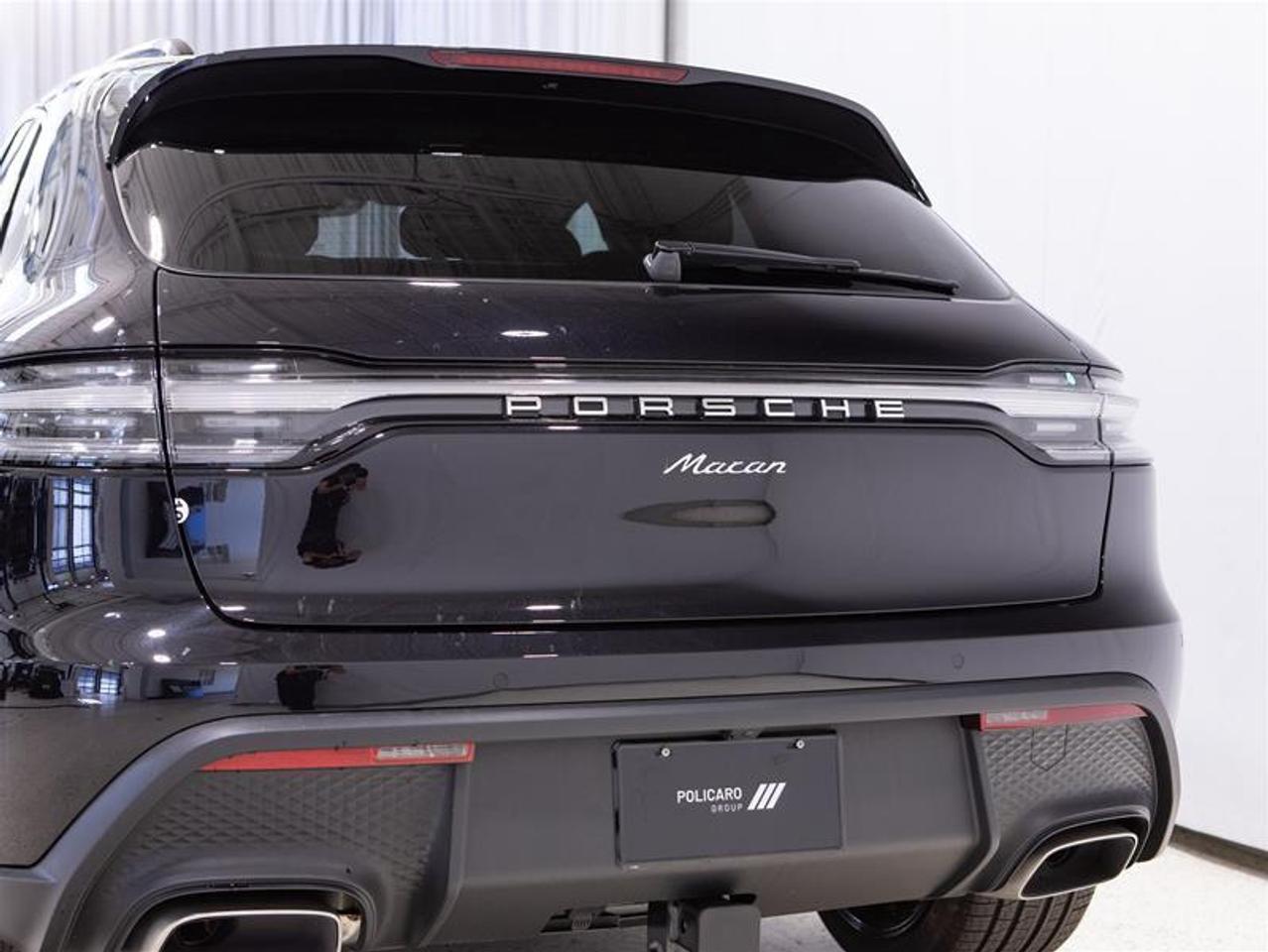 2026 Porsche Macan AWD Photo