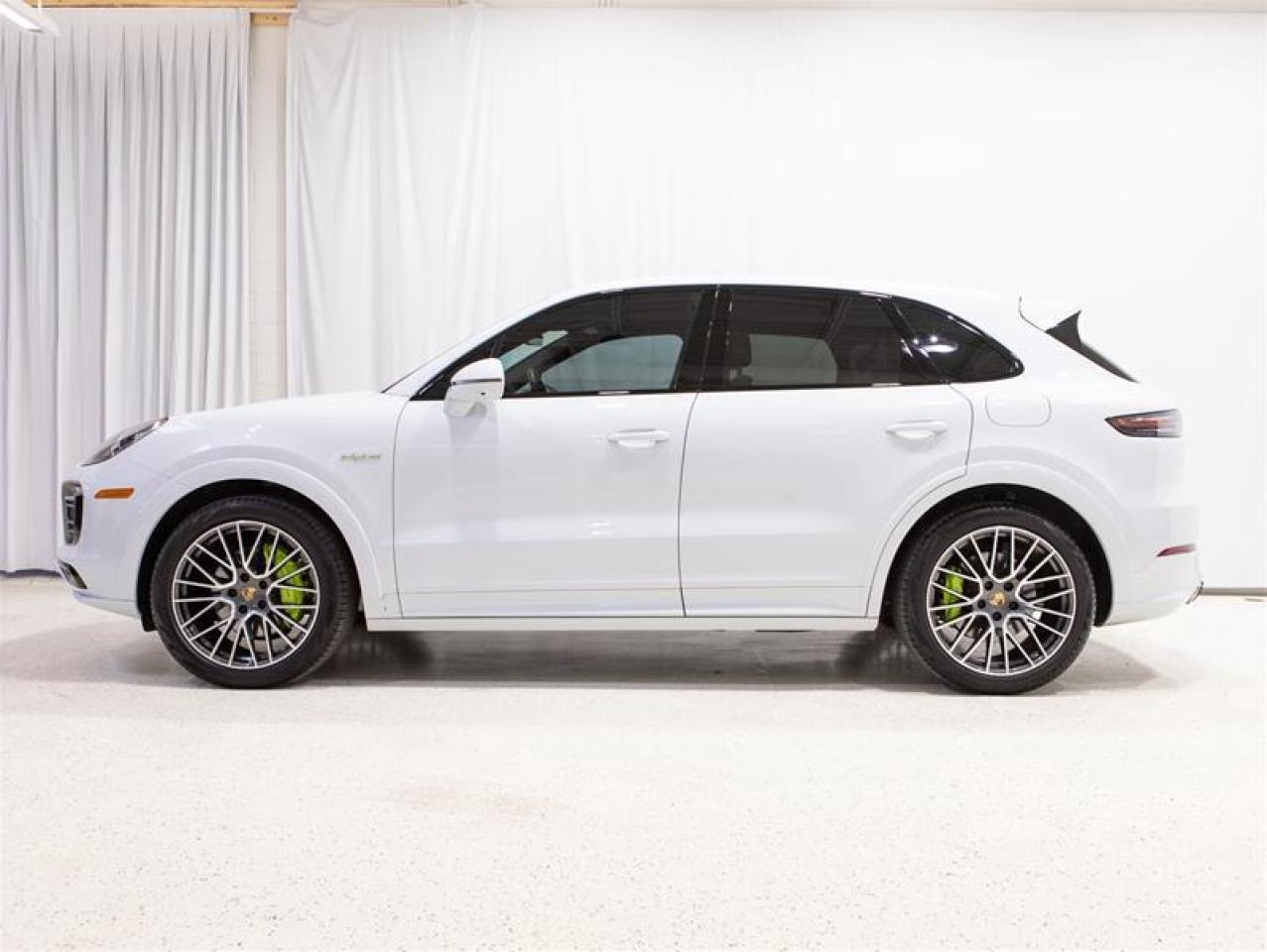 2023 Porsche Cayenne E-Hybrid Photo4