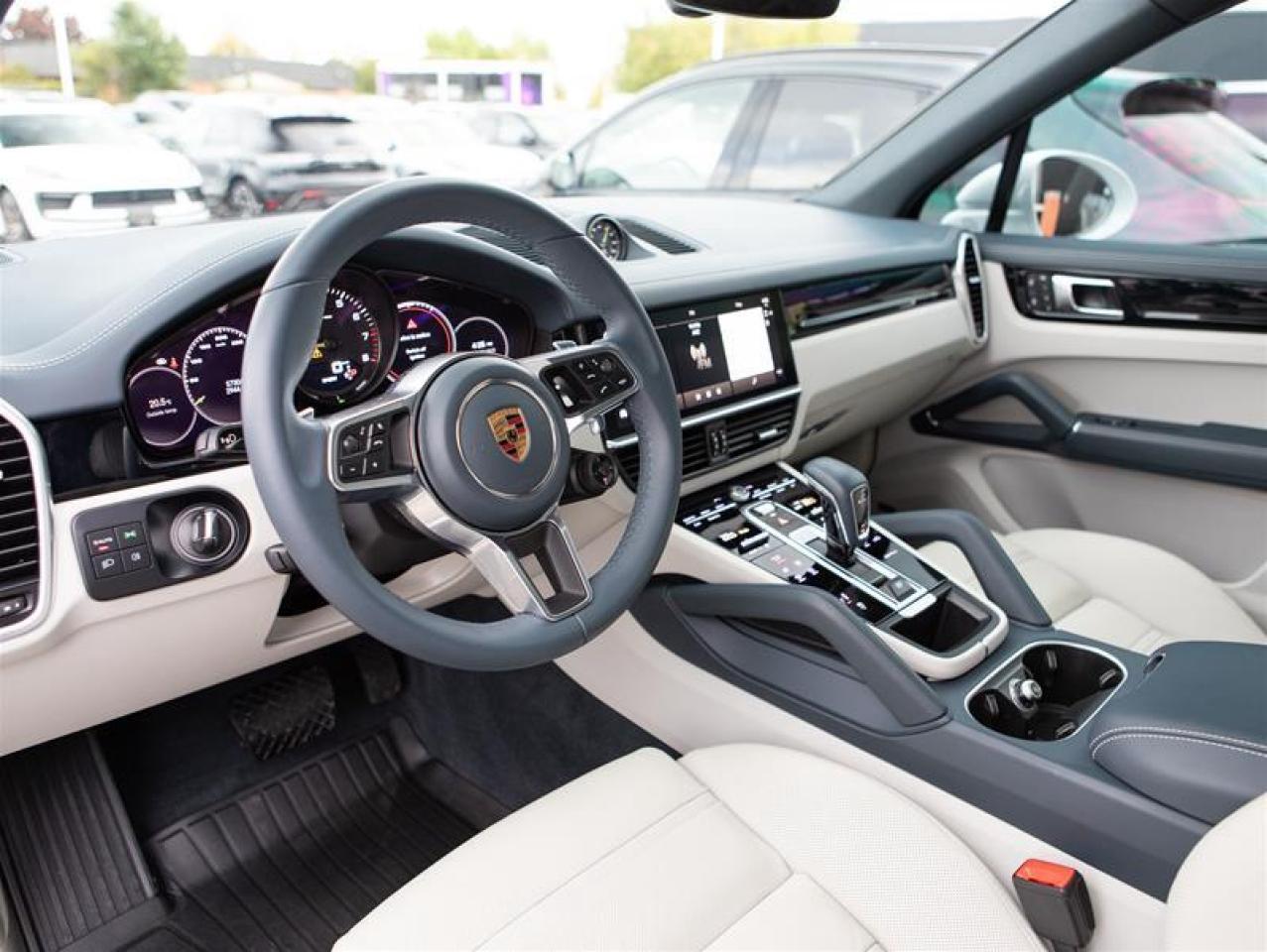 2023 Porsche Cayenne E-Hybrid Photo