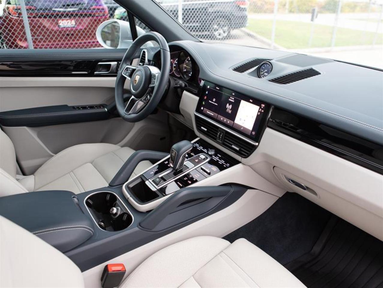 2023 Porsche Cayenne E-Hybrid Photo