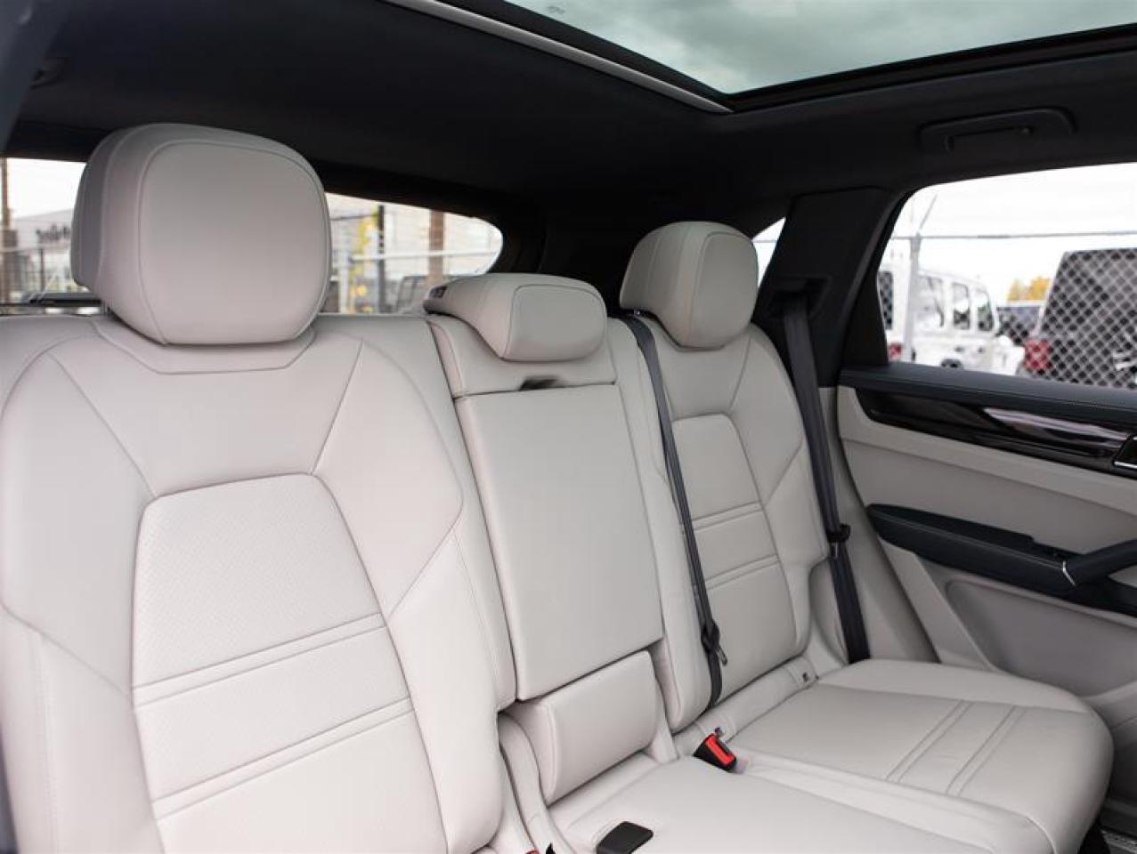 2023 Porsche Cayenne E-Hybrid Photo