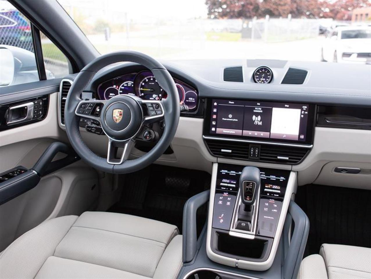 2023 Porsche Cayenne E-Hybrid Photo